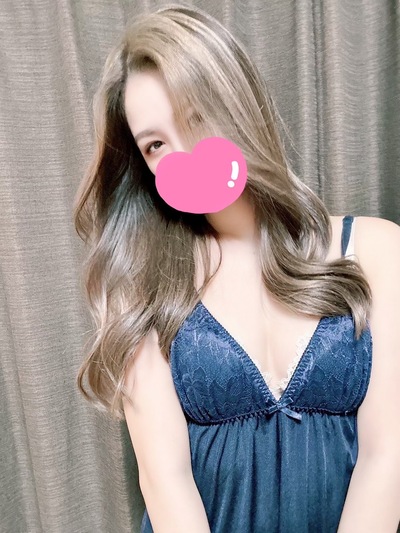 新人かりなさんの写真